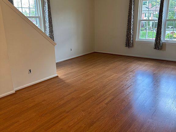 2nd image of 641 W Springfield Rd #B-3