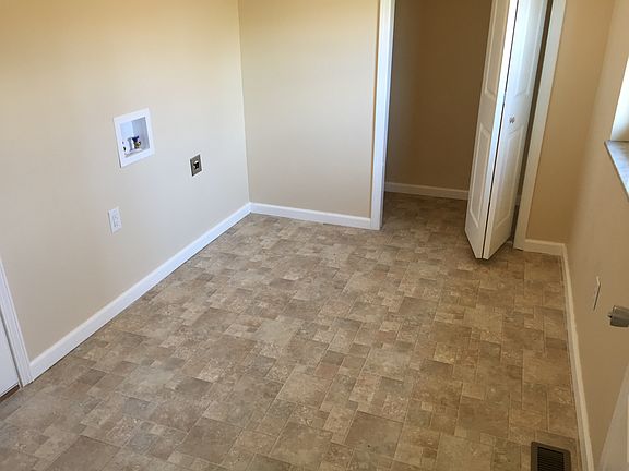 5th image of 195 Woodland Court