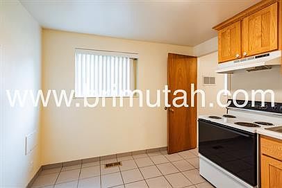 5th image of 952 E Princeton Ave #C