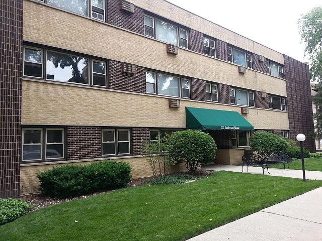 2nd image of 222 Washington Blvd APT 206