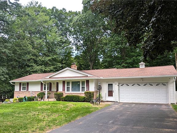 2nd image of 28 Kingswood Dr