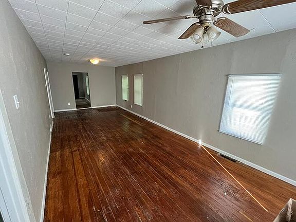 3rd image of 2618 Avenue B