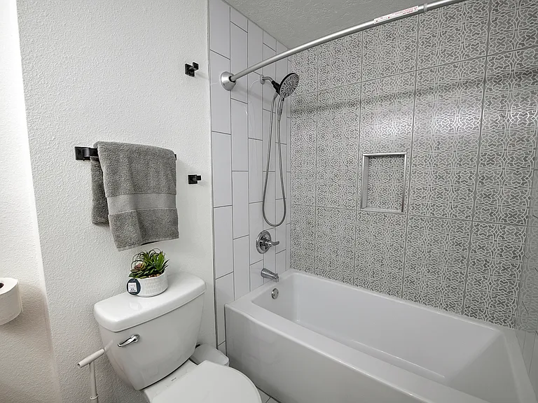 5901 NW Cherry St — Photo 38