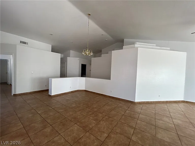 7200 Eagle Crest St — Photo 2