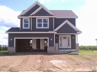 1320 Riverbirch Dr, Chillicothe, IL 61523