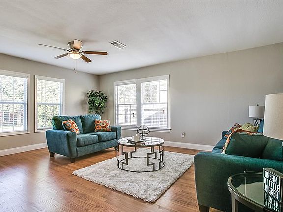 4th image of 2637 Wayside Ave