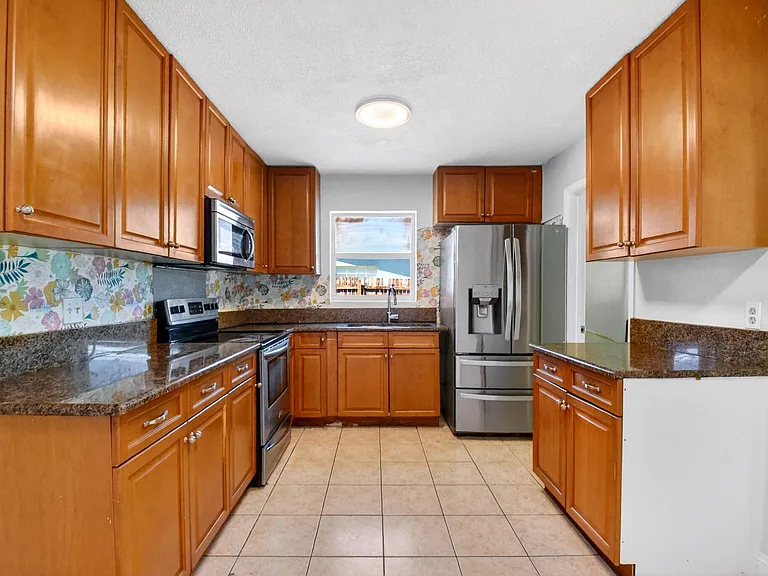 775 Snead Cir — Photo 1