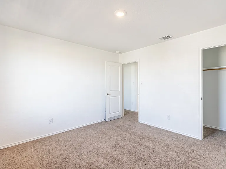 4310 Fluvial Cir — Photo 27