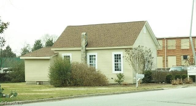 2nd image of 316 Nelson St