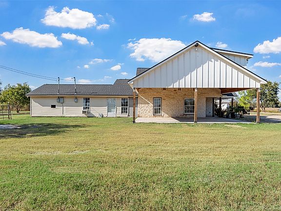 3rd image of 979 Old Mexia Rd