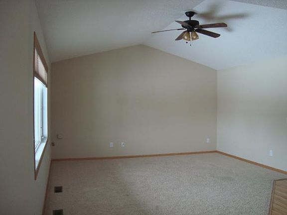 5th image of 122 Elm St NE