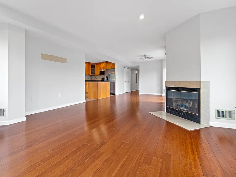 518 Ellery Ct #518 — Photo 10