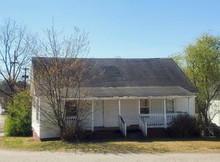 605 Gray St, Woodruff, SC 29388