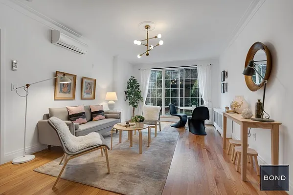 Sold by Bond New York | media 1