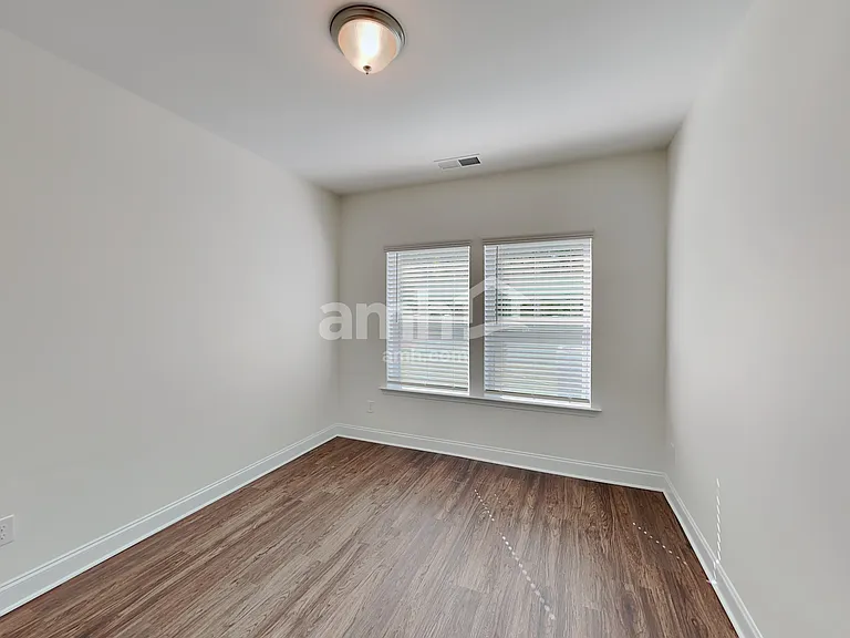 2147 Laurel Village Cir — Photo 24