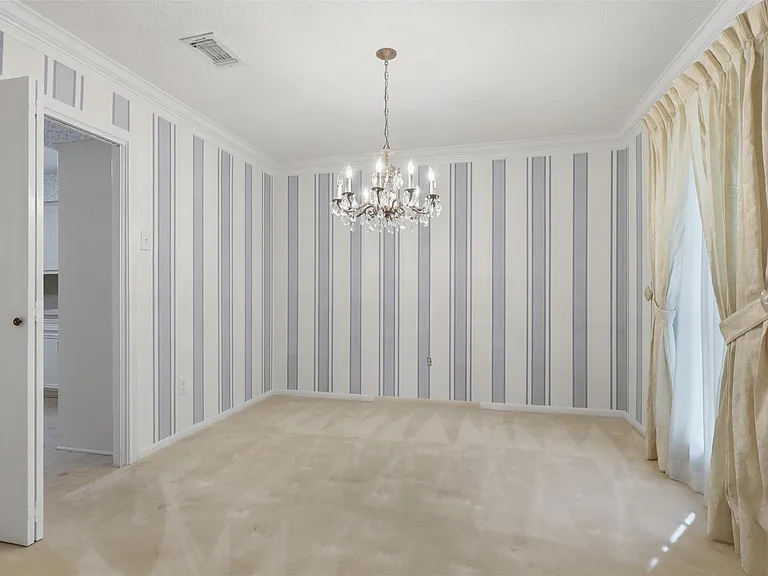 5923 Pinewood Springs Dr — Photo 6