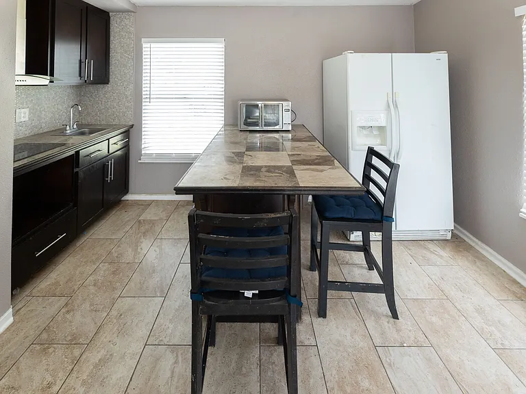 3637 Lamont St #B — Photo 6
