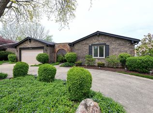 3900 Chester Dr, Glenview, IL