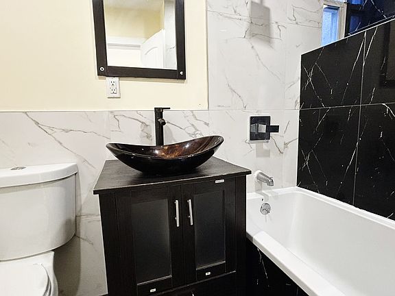5th image of 62 Wallis Ave #2R