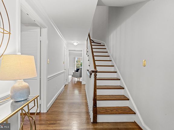 2nd image of 124 Cameron Mews