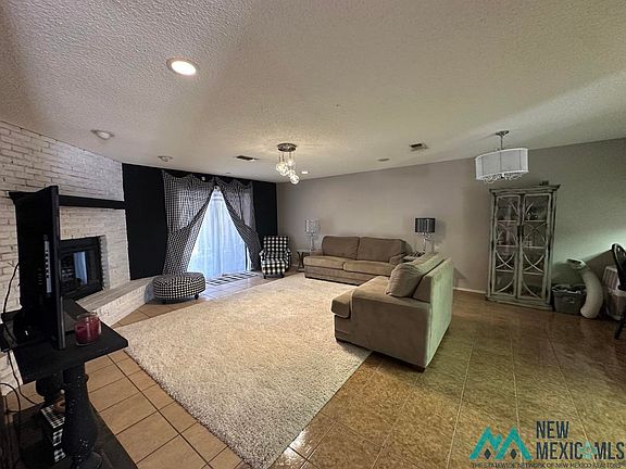 5th image of 1905 Villa Dr