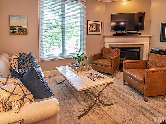 4th image of 400 S Rosemary St #406