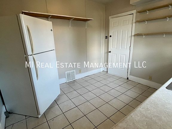 4th image of 113 W 16th St