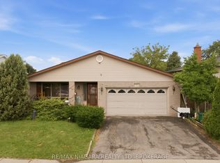 4989 Tara Ave, Niagara Falls, ON L2H2V8