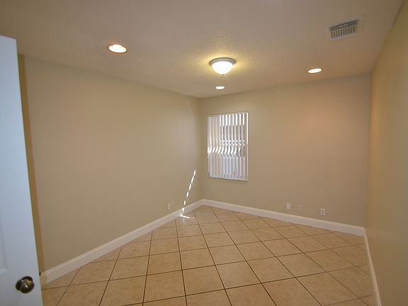 5th image of 3840 SW 53rd Ct