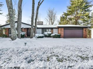 1 Wenscott Ln, North Providence, RI 02904