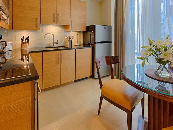 APT #10F Ritz HIGHRES-17_resized.jpg