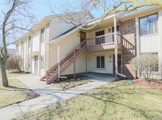17920 Phyllis St, Roseville, MI 48066