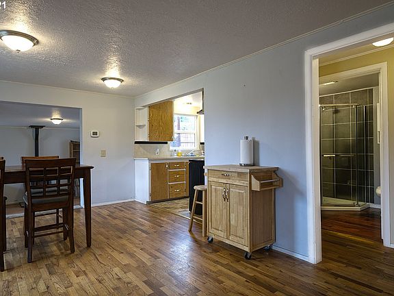 2nd image of 3412 NE 65th St