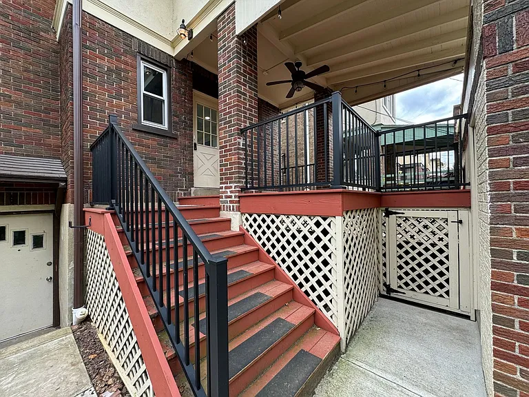 2201 W Gordon St — Photo 82