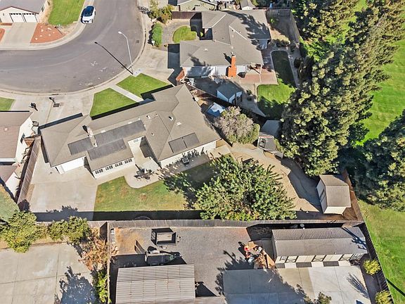 2nd image of 2301 Jordanollo St