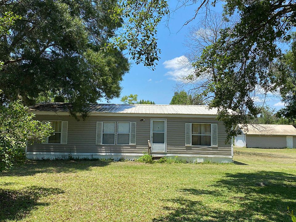 1st image of 125 SW Clint Way