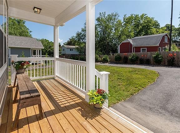 3rd image of 1519 Orleans Ave
