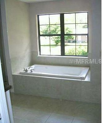 4th image of 1015 Oak Ave