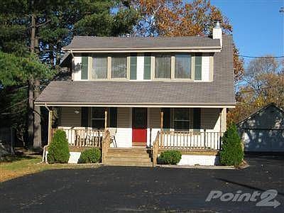 Beauiful home for the home-buyer or someone looking for a place to hang their sign for awesome busin