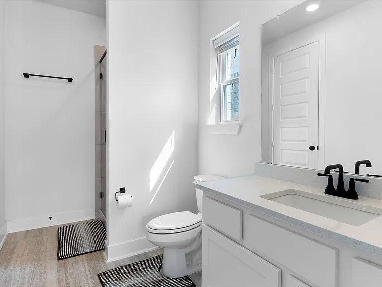 424 Hollister Dr — Photo 7