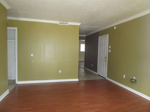 2nd image of 2817 Arbor Hill Dr