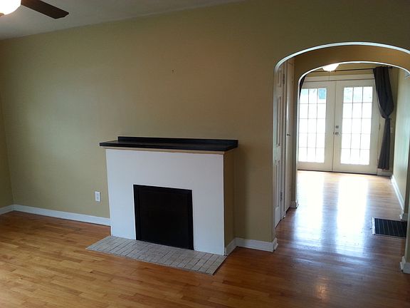 4th image of 935 Sherman St