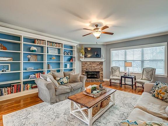 4th image of 101 Stalbridge Ct