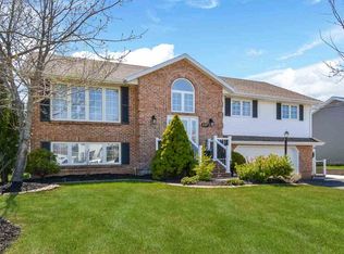 237 Braemar Dr, Westmount, NS B1R1W1