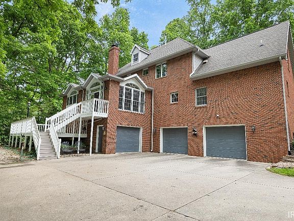 2nd image of 3 Tall Oak Ln