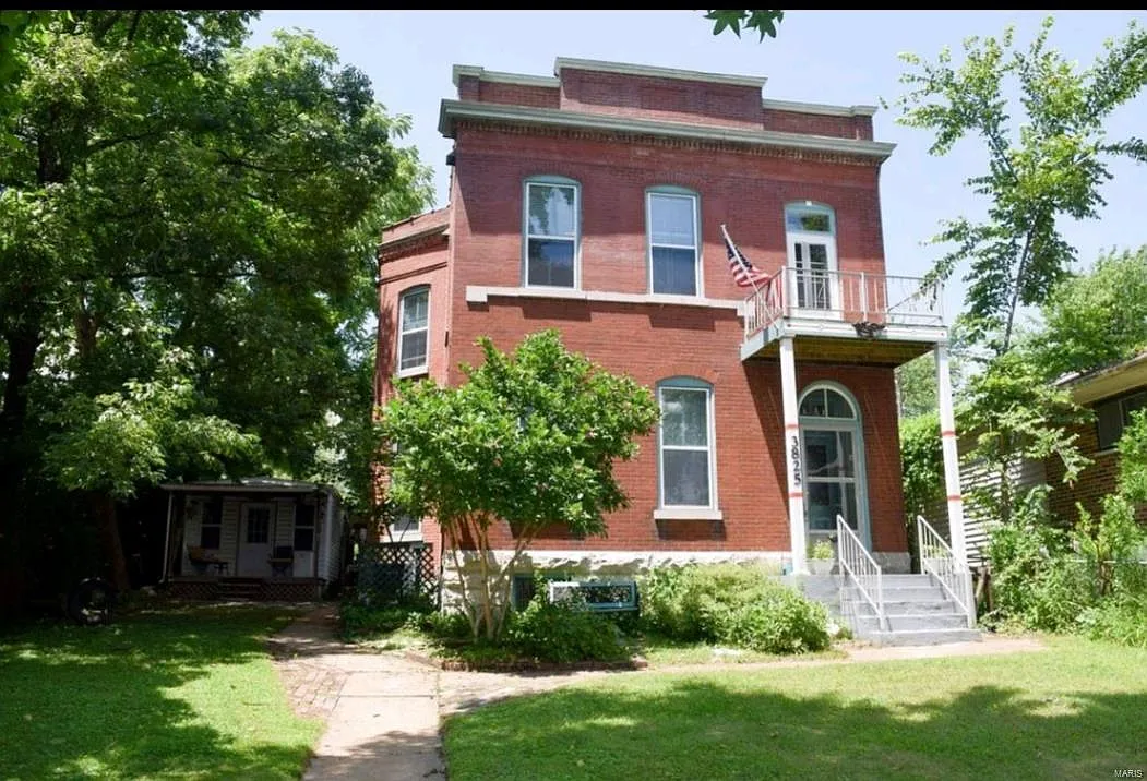 3825 Kosciusko St photo 1