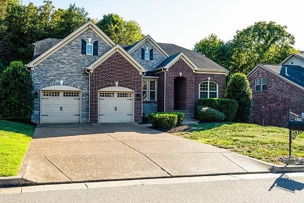 Welcome to 1355 Sweetwater Drive