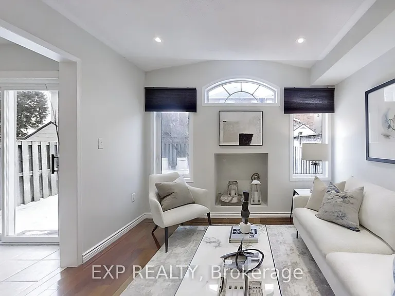 8 Hacienda Dr — Photo 4