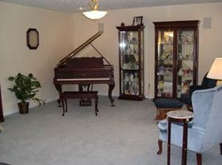 4351 Bear Lake Trl, Grove City, OH 43123