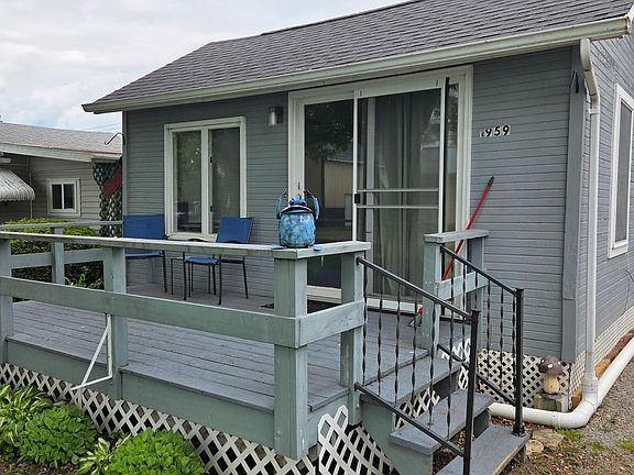 3rd image of 1953 Central Ln